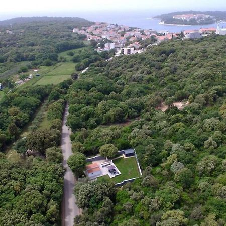 Apartment In Park Forest Soline Near The Sea Пьешчана-Увала Экстерьер фото