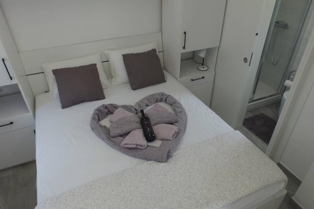 Apartment In Park Forest Soline Near The Sea Пьешчана-Увала Экстерьер фото